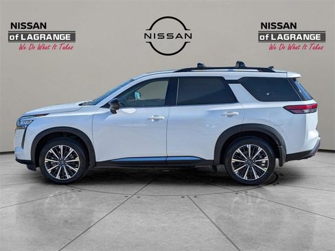 New 2026 Nissan Pathfinder Platinum image 8