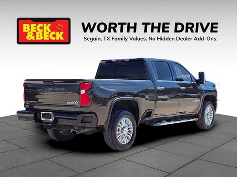 Used 2020 Chevrolet Silverado 2500 High Country w/ Z71 Off-Road Package image 5