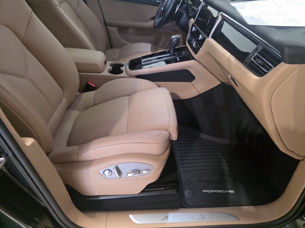 Certified 2026 Porsche Macan S AWD/4WD image 21