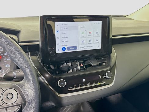 Used 2025 Toyota Corolla LE image 18