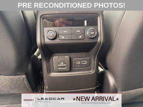 Used 2023 GMC Acadia Denali AWD/4WD image 19