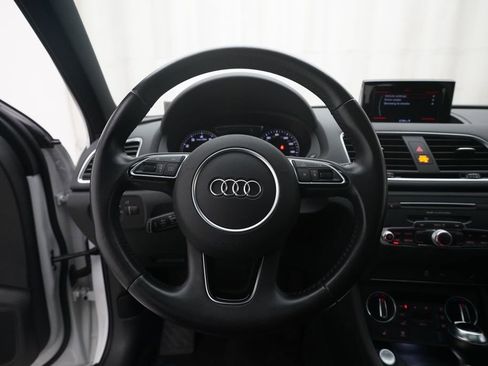 Used 2018 Audi Q3 2.0T Premium Plus w/ Premium Plus Package AWD/4WD image 4