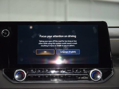 Used 2024 Chevrolet Colorado ZR2 w/ ZR2 Convenience Package III AWD/4WD image 34