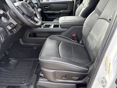 New 2025 RAM 2500 Limited image 9
