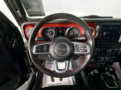 Used 2022 Jeep Wrangler Unlimited Rubicon w/ LED Lighting Group AWD/4WD image 11