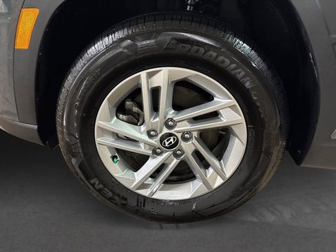 Certified 2025 Hyundai Tucson SE image 12
