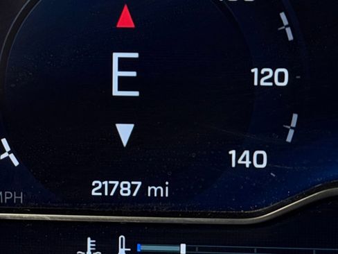 Used 2024 Chevrolet Silverado 1500 LT w/ Z71 Off-Road Package image 14