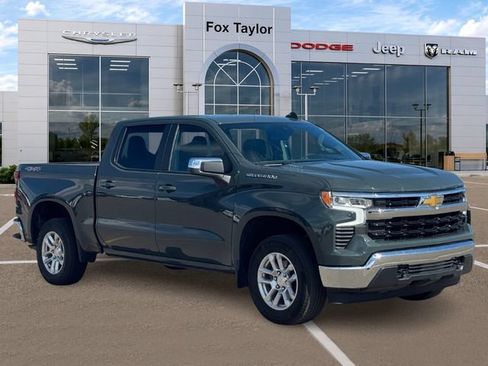 Used 2025 Chevrolet Silverado 1500 LT AWD/4WD image 3