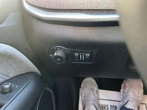 Used 2022 Jeep Compass Latitude image 17