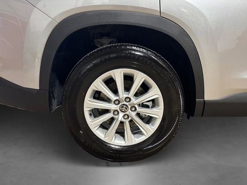 Used 2025 Toyota Grand Highlander XLE image 17