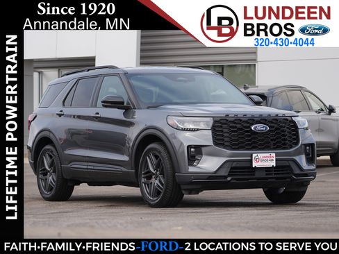 Used 2025 Ford Explorer ST-Line w/ Premium Package image 2