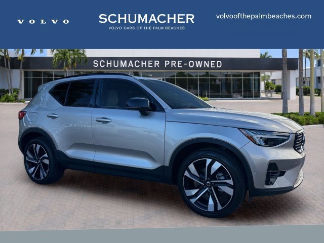Certified 2024 Volvo XC40 B5 Plus AWD/4WD image 1