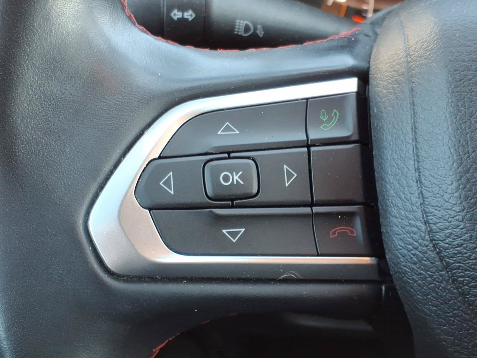 Used 2022 Jeep Compass Trailhawk w/ Trailhawk Convenience Group AWD/4WD image 16