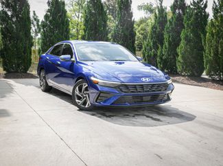 Used 2025 Hyundai Elantra Limited video 2