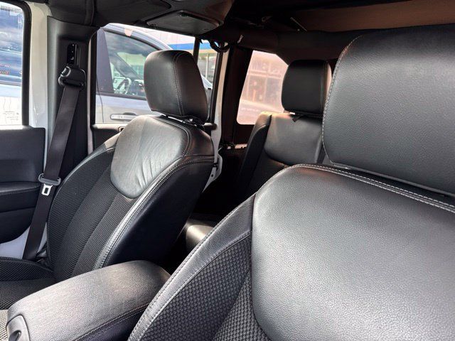 Used 2017 Jeep Wrangler Unlimited Sahara AWD/4WD image 4