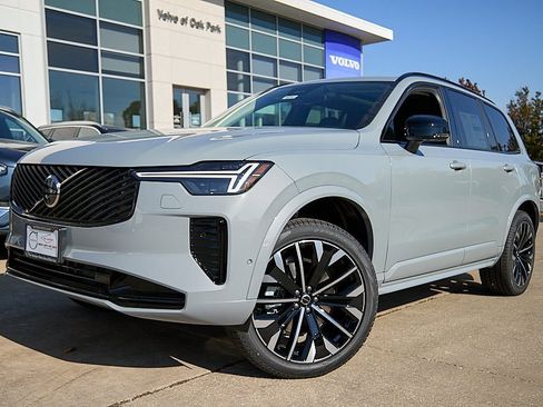 New 2026 Volvo XC90 B6 Ultra w/ Protection Package image 2