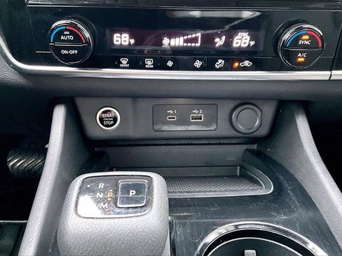 Used 2021 Nissan Rogue SV image 24