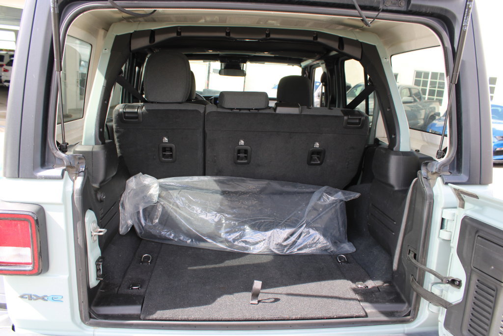 Used 2024 Jeep Wrangler Unlimited AWD/4WD image 9