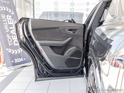 Used 2025 Audi SQ8 Premium Plus w/ 23" Wheel Package AWD/4WD image 35