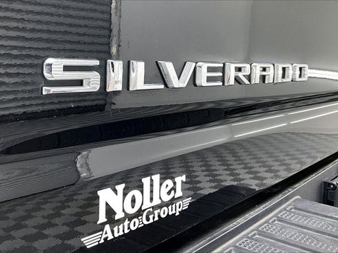 Used 2024 Chevrolet Silverado 2500 LTZ w/ LTZ Convenience Package image 8