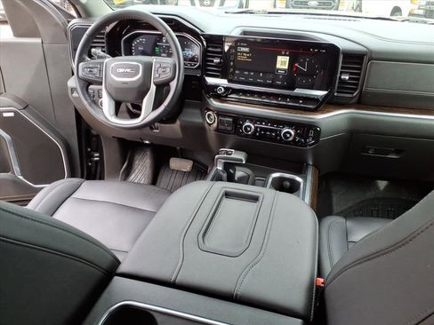 Used 2022 GMC Sierra 1500 Elevation w/ Elevation Premium Package image 17