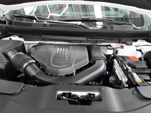 Used 2024 GMC Acadia AT4 w/ Luxury Package image 32