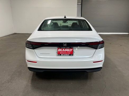 Used 2025 Honda Accord SE image 4
