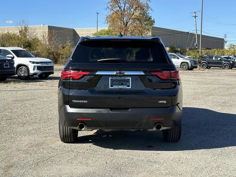Used 2023 Chevrolet Traverse LS w/ Safety Package image 7