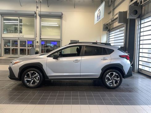 Used 2024 Subaru Crosstrek 2.0i Premium image 5