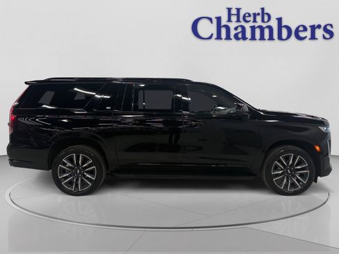 Used 2023 Cadillac Escalade ESV Sport image 2