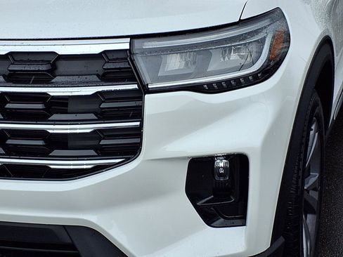 Used 2025 Ford Explorer Active w/ Active Comfort Package image 33