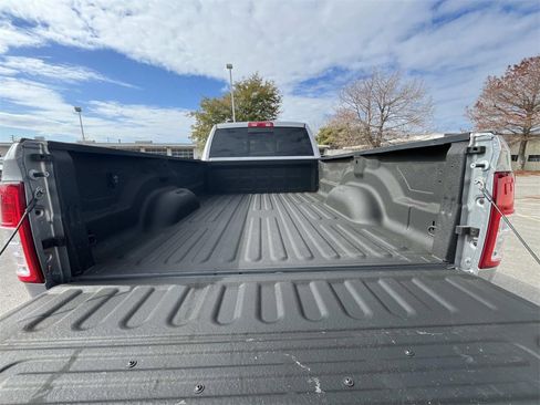 Used 2022 RAM 3500 Tradesman image 15