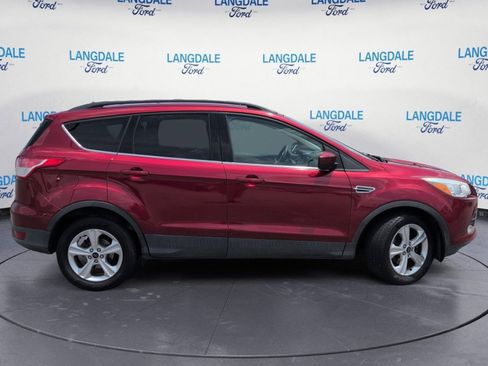 Used 2016 Ford Escape SE w/ Equipment Group 201A FWD image 3