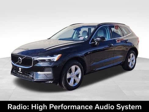 Certified 2022 Volvo XC60 B5 Momentum image 5