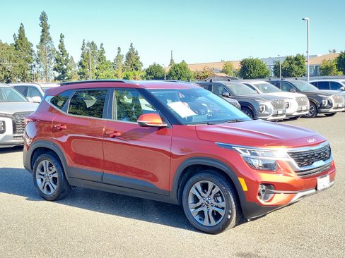 Used 2023 Kia Seltos S FWD image 25