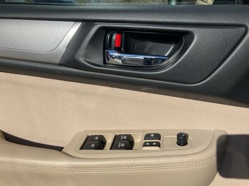 Used 2018 Subaru Outback 2.5i Premium image 10
