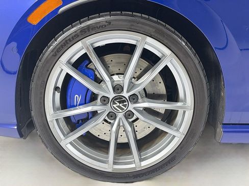 Used 2024 Volkswagen Golf R w/ MDO Package image 33