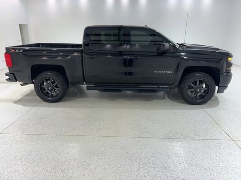 Used 2018 Chevrolet Silverado 1500 LT w/ All Star Edition image 6