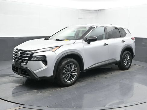 Used 2024 Nissan Rogue S FWD image 8