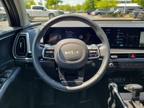 Certified 2025 Kia Sorento S w/ Panoramic Sunroof Package FWD image 11