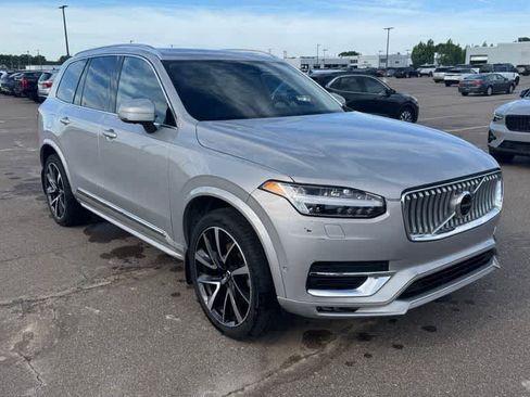 Used 2023 Volvo XC90 B6 Plus w/ Protection Package Premier AWD/4WD image 3