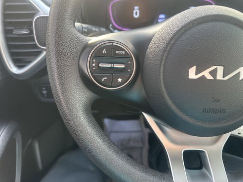 Used 2024 Kia Soul LX w/ Option Group 015 FWD image 21