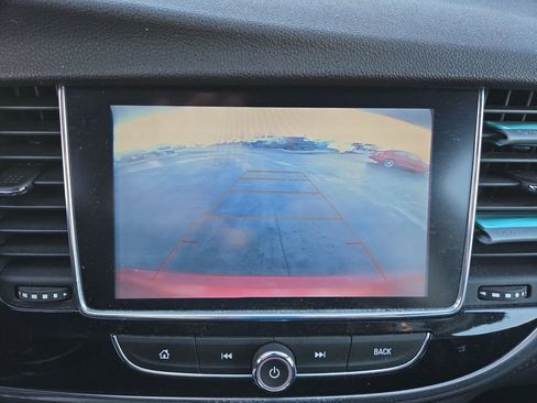 Used 2019 Buick Encore Sport Touring image 21