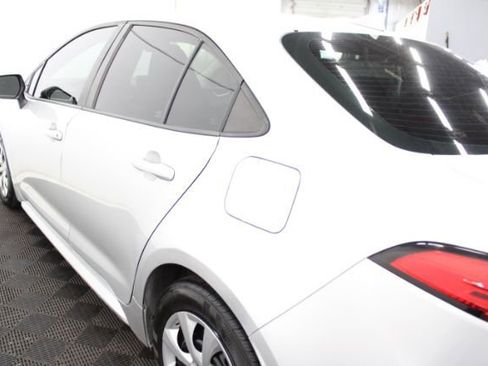 Used 2020 Toyota Corolla LE FWD image 9