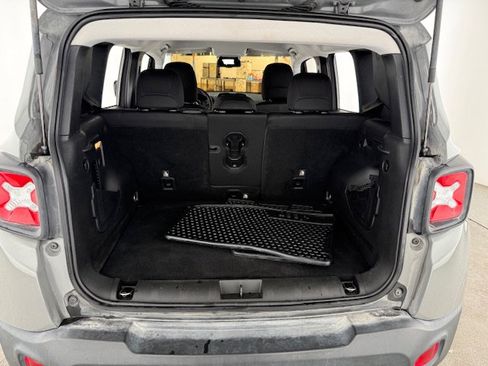 Used 2022 Jeep Renegade Trailhawk image 5