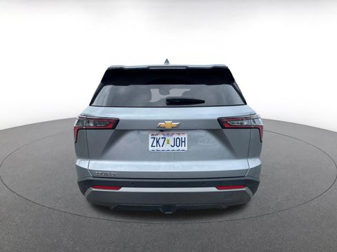 Used 2025 Chevrolet Equinox LT FWD image 6