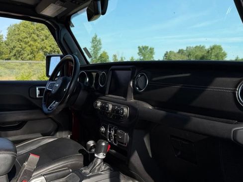 Used 2021 Jeep Gladiator Overland w/ Popular Equipment Package AWD/4WD image 12
