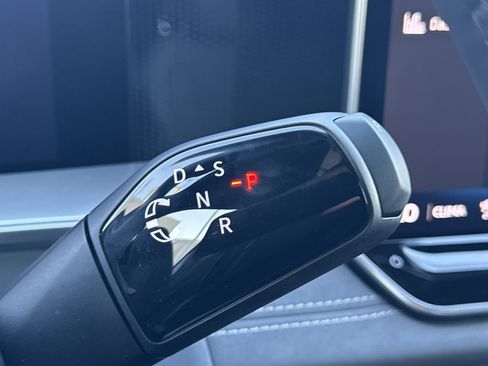 New 2026 Volkswagen Tiguan SE R-Line FWD image 28