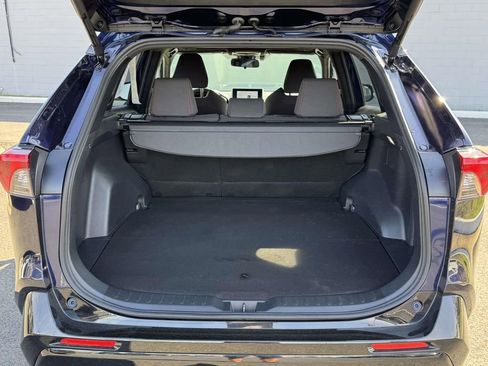 Used 2024 Toyota RAV4 SE w/ Weather & Moonroof Package AWD/4WD image 16