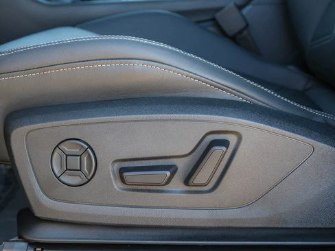 New 2025 Audi Q3 2.0T Premium image 32